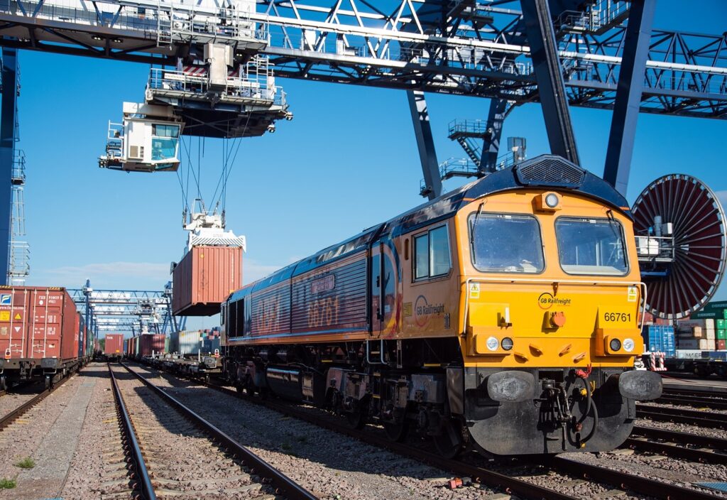 port freight train